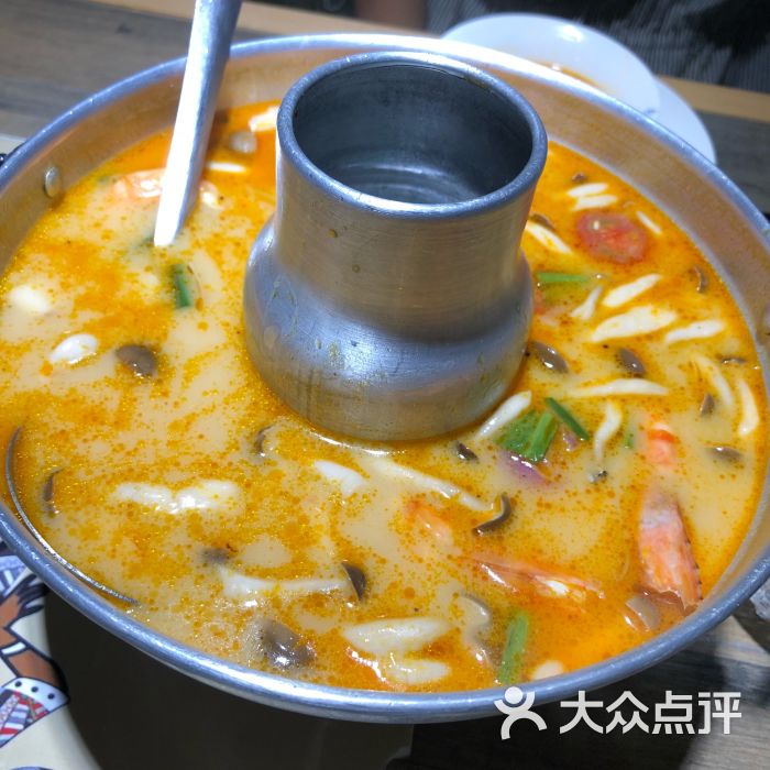 河南科技学院新科学院举行校园歌手大赛暨毕业生晚会“星空真人集团官网”(图1) 星空真人集团官网